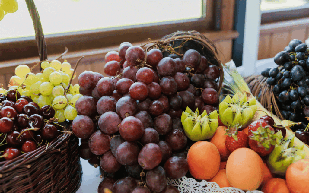 Procés de classificació i control de qualitat de fruita fresca